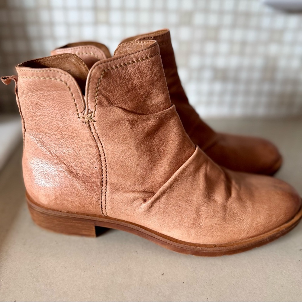 Sofft Beckie ruched Leather bootie Women’s 9 Shoes Luggage Brown Color Nordstrom - Picture 2 of 11